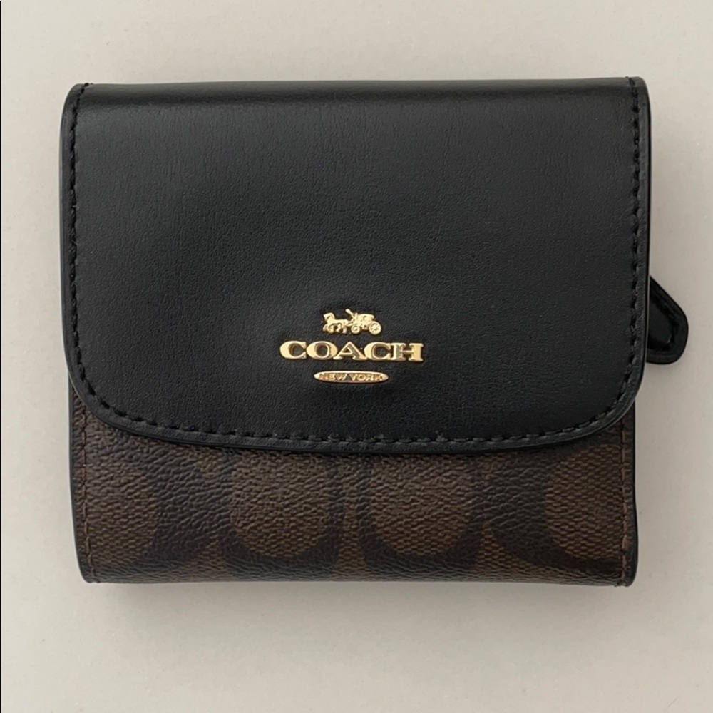 Coach (outlet)- small trifold wallet